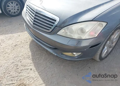 2007 Mercedes-Benz S 550 z USA, uszkodzony, nr VIN WDDNG71X67A080615